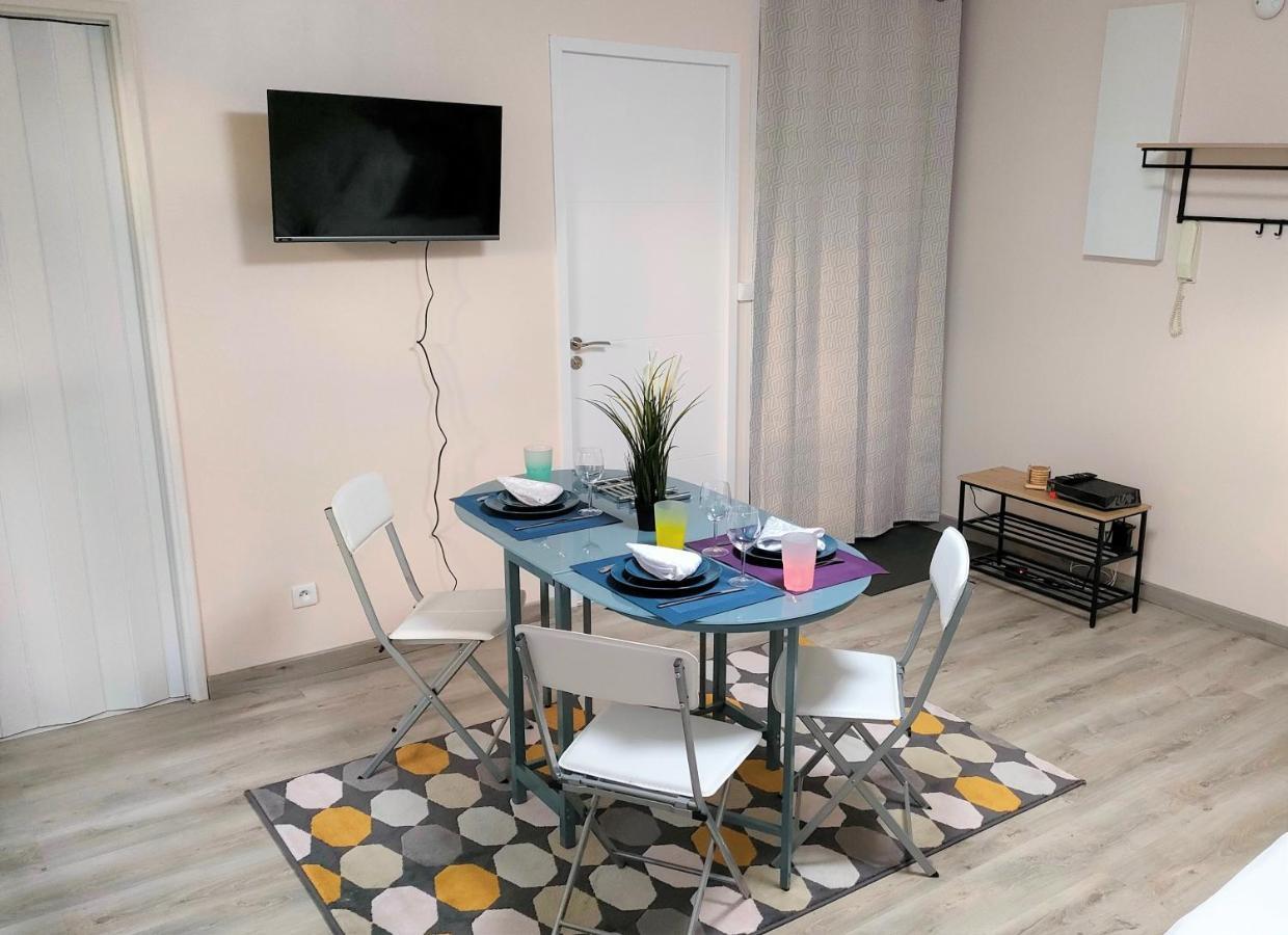 Lovely Flat Nearby Paris Fully Redone With Free Parking On Premises And Balcony กลีชี ภายนอก รูปภาพ