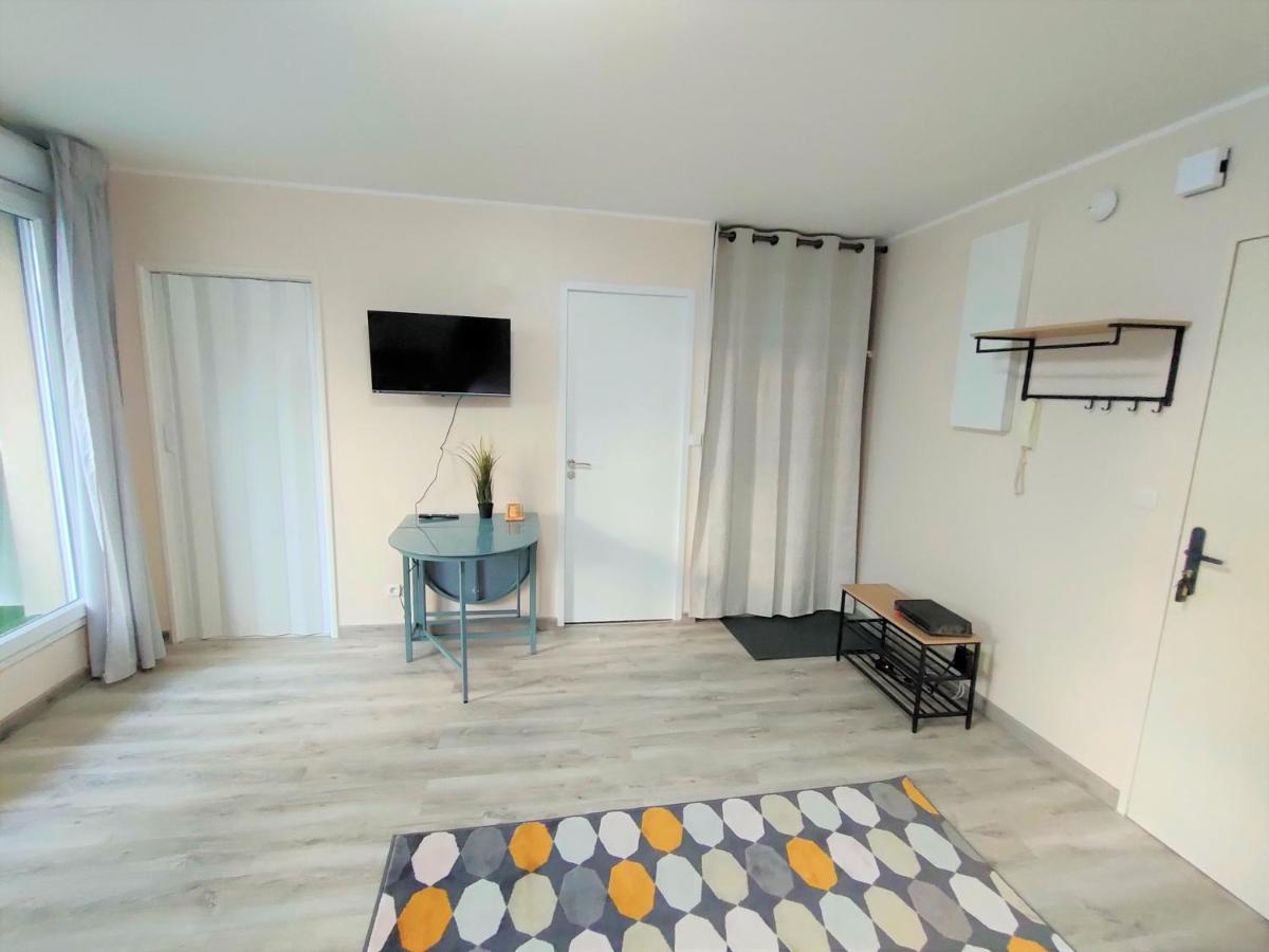 Lovely Flat Nearby Paris Fully Redone With Free Parking On Premises And Balcony กลีชี ภายนอก รูปภาพ
