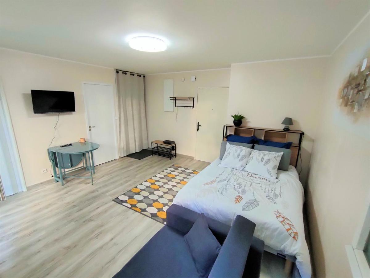 Lovely Flat Nearby Paris Fully Redone With Free Parking On Premises And Balcony กลีชี ภายนอก รูปภาพ