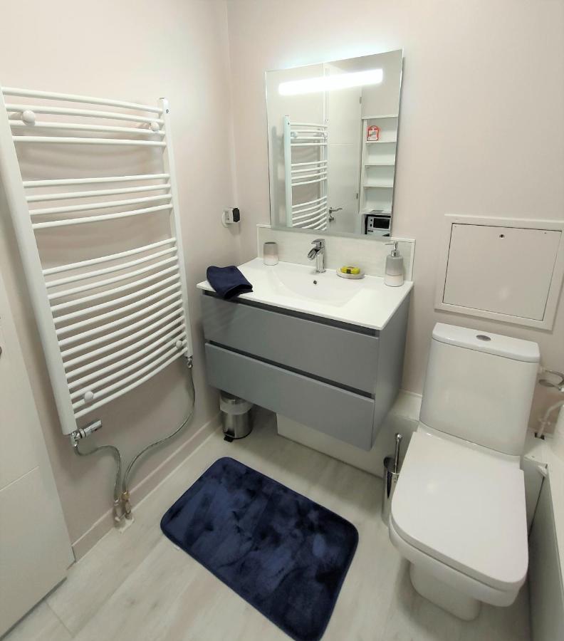 Lovely Flat Nearby Paris Fully Redone With Free Parking On Premises And Balcony กลีชี ภายนอก รูปภาพ