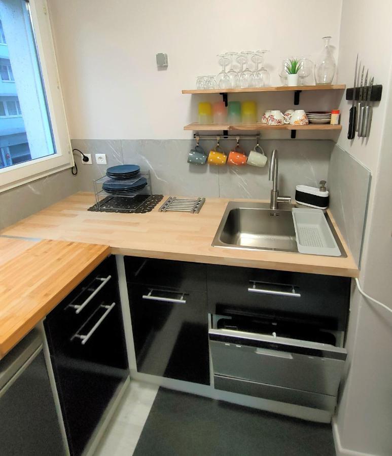 Lovely Flat Nearby Paris Fully Redone With Free Parking On Premises And Balcony กลีชี ภายนอก รูปภาพ